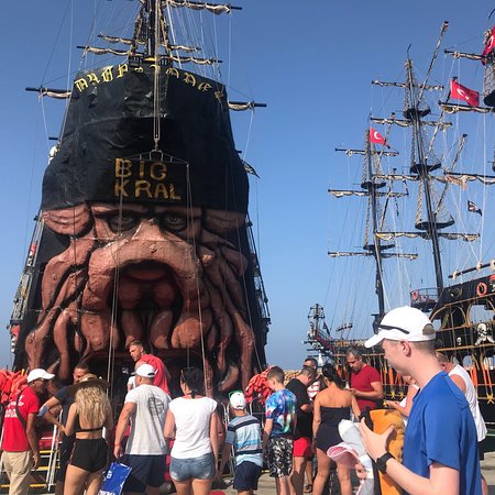 ''Big Kral'' Прогулка на Пиратской яхте в Алании